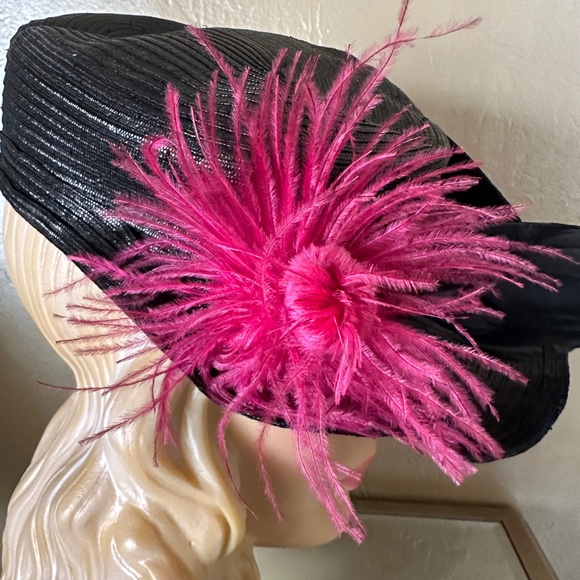 FABULOUS 1940\'s BLACK STRAW HAT WITH BLACK FEATHER WING + FEATHER PUFF main image 6